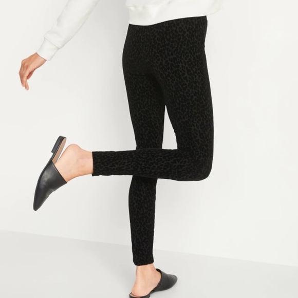 Old Navy Stevie High Rise Black Leopard Flocked Pants Size Small - Picture 10 of 10